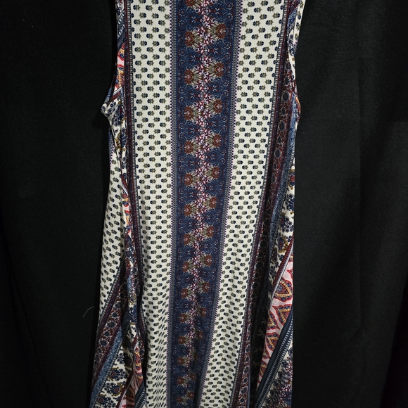 Discreet Multicolor Patterned Mini Dress - Picture 5 of 5